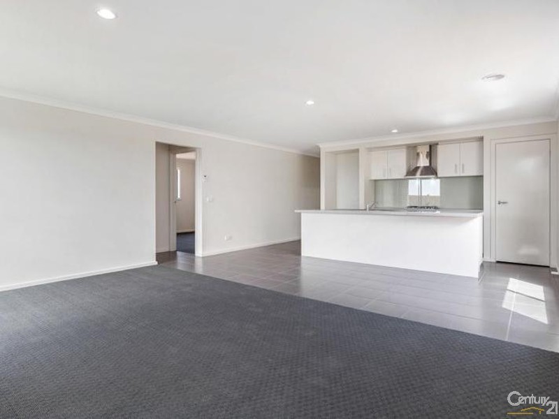 7 ANGLERS AVENUE, Point Cook VIC 3030