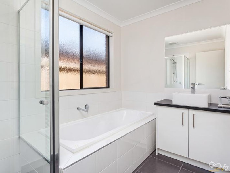 7 ANGLERS AVENUE, Point Cook VIC 3030