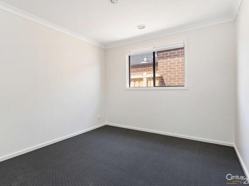 7 ANGLERS AVENUE, Point Cook VIC 3030