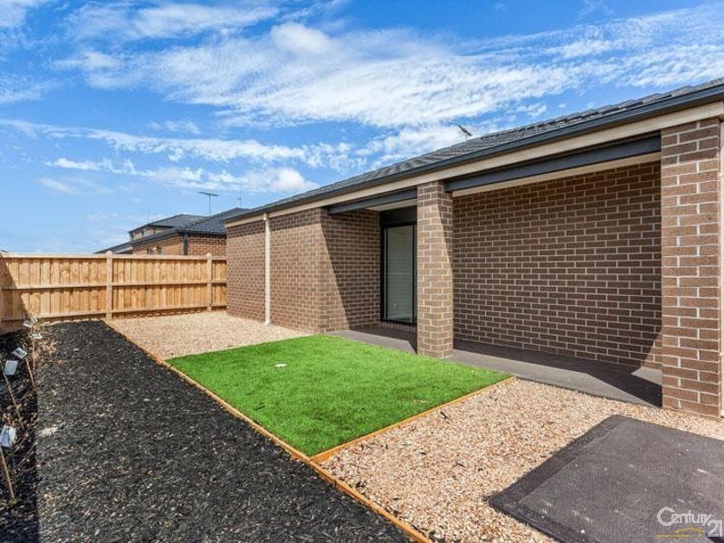 7 ANGLERS AVENUE, Point Cook VIC 3030