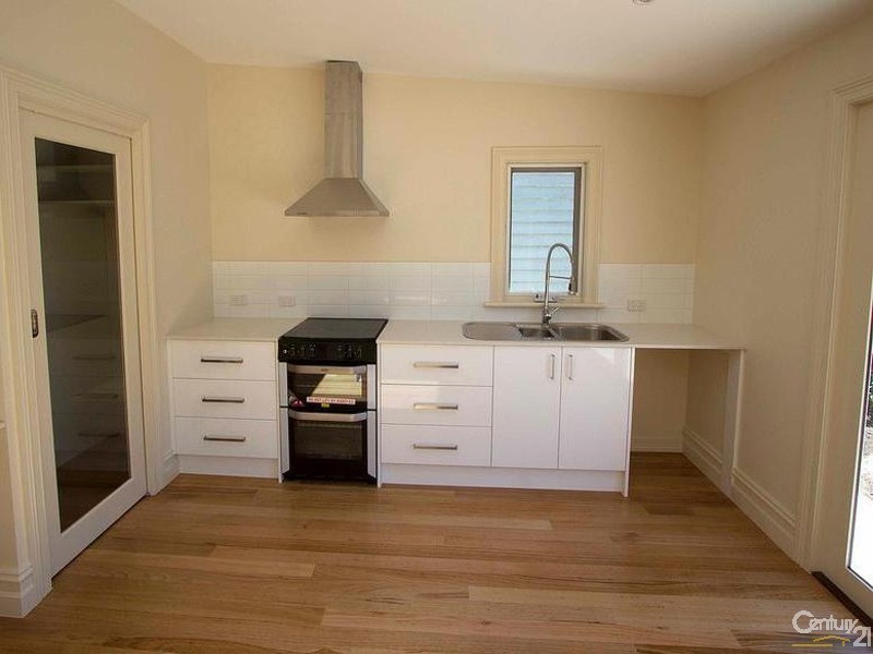 24 SCHILD STREET, Yarraville VIC 3013