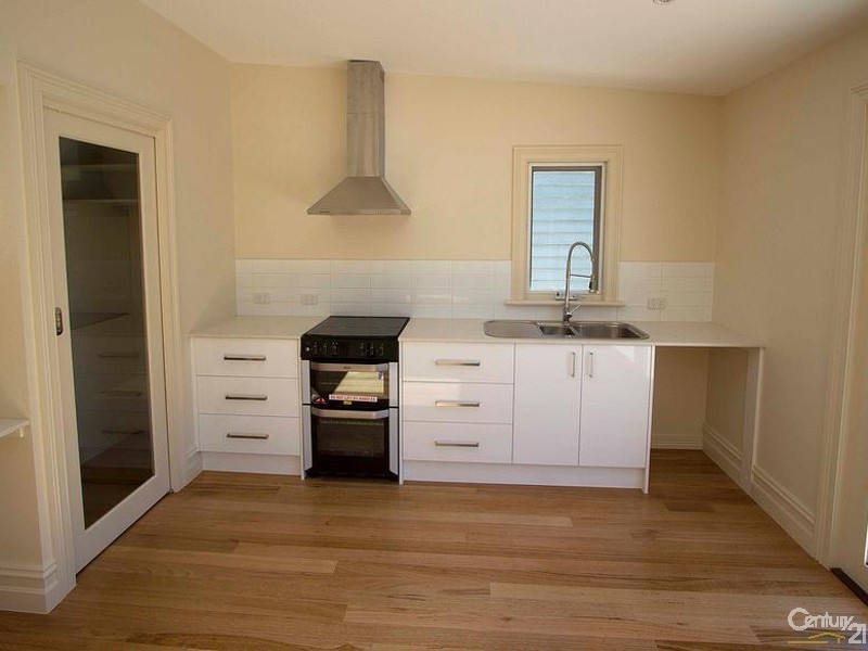 24 SCHILD STREET, Yarraville VIC 3013