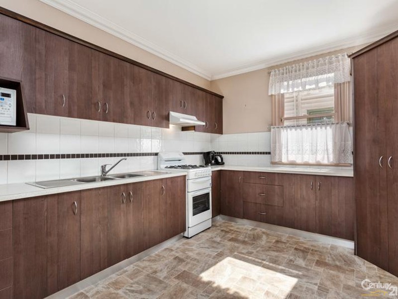 33 Peel Street, Newport VIC 3015