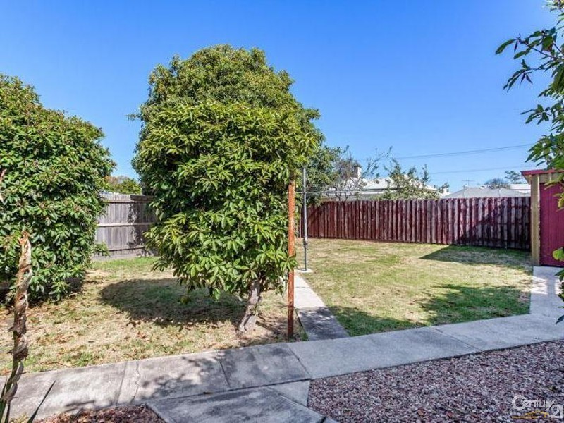 33 Peel Street, Newport VIC 3015