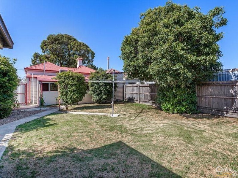 33 Peel Street, Newport VIC 3015