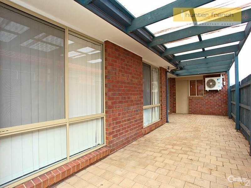 10 CANTAL COURT, Hoppers Crossing VIC 3029