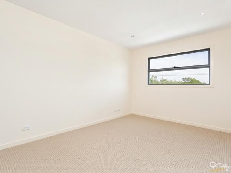 2/24 Laurie Street, Newport VIC 3015
