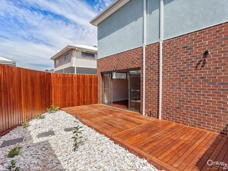 2/24 Laurie Street, Newport VIC 3015