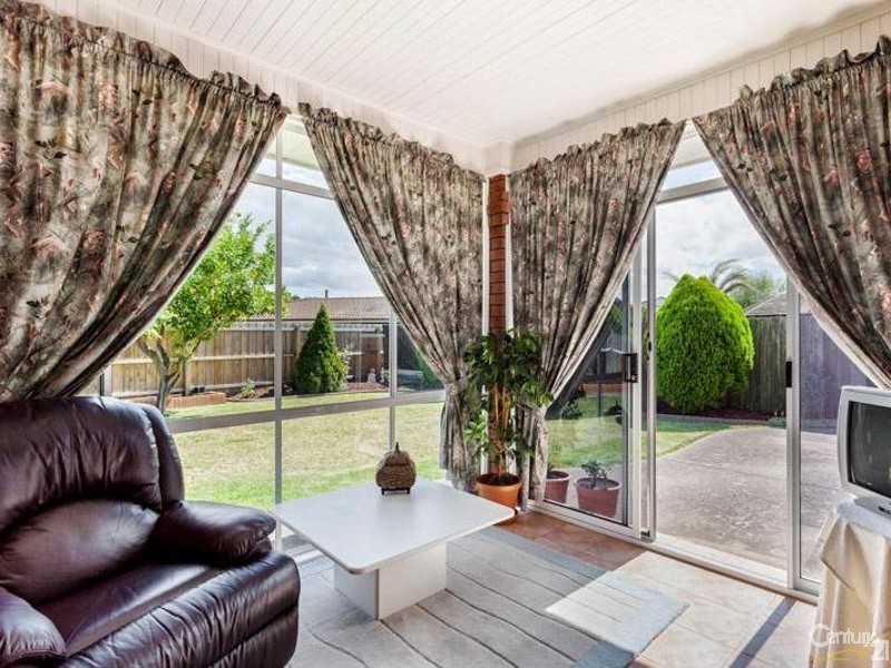 28 Dickenson Street, Altona Meadows VIC 3028
