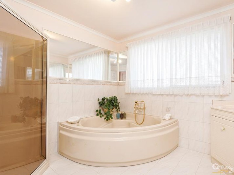 28 Dickenson Street, Altona Meadows VIC 3028