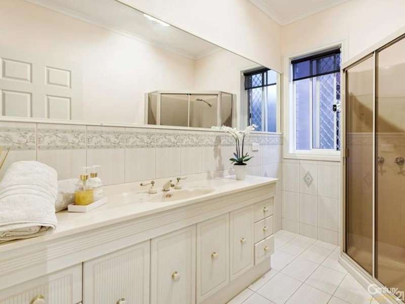 28 Dickenson Street, Altona Meadows VIC 3028