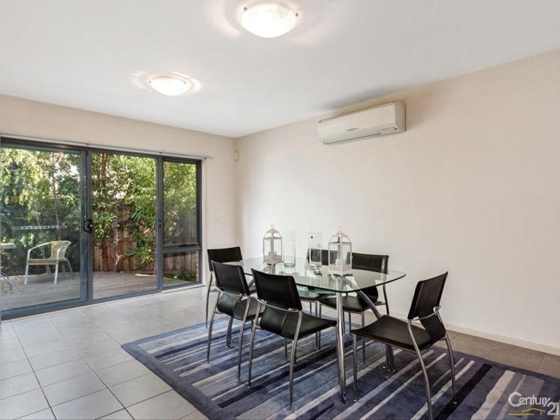 2/11 Maddox Road, Newport VIC 3015