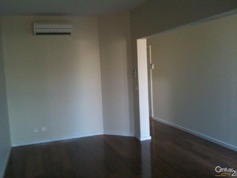 1/11 RICHARDS COURT, Brooklyn VIC 3012