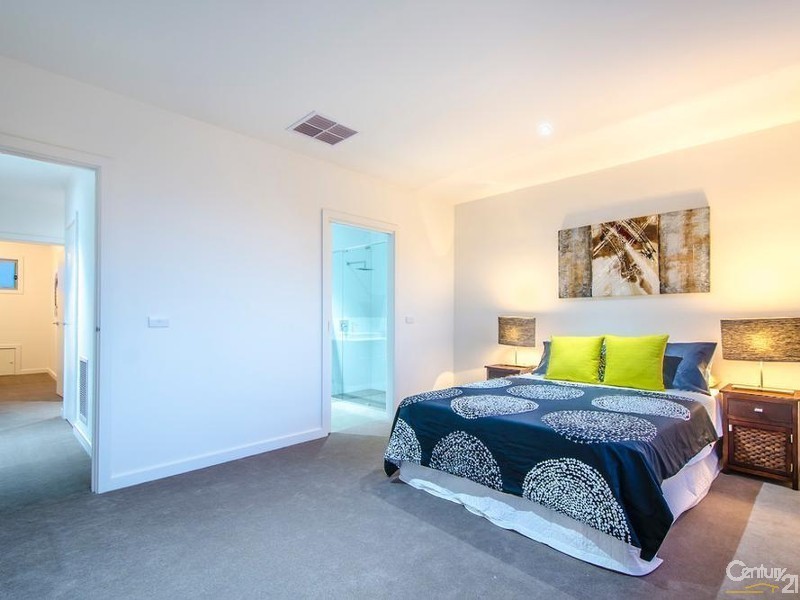 77 Watt Street, South Kingsville VIC 3015