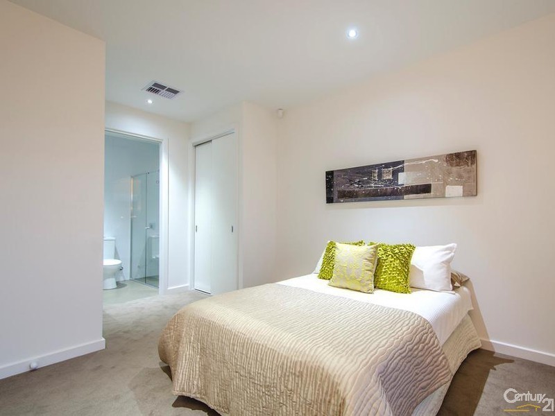 77 Watt Street, South Kingsville VIC 3015