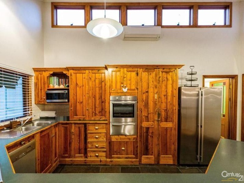 30 Linnet Street, Altona VIC 3018