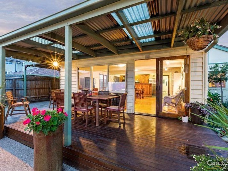 30 Linnet Street, Altona VIC 3018