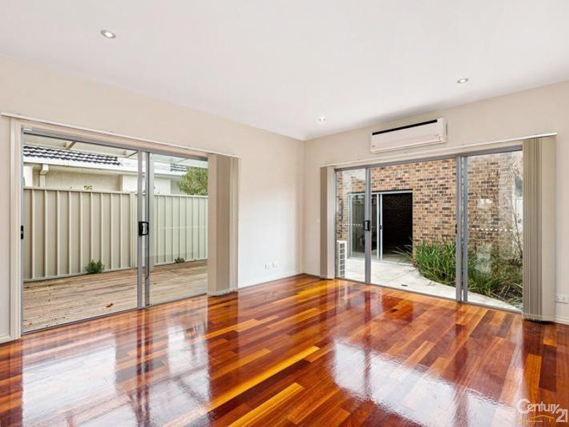 2/31 MADDOX ROAD, Newport VIC 3015