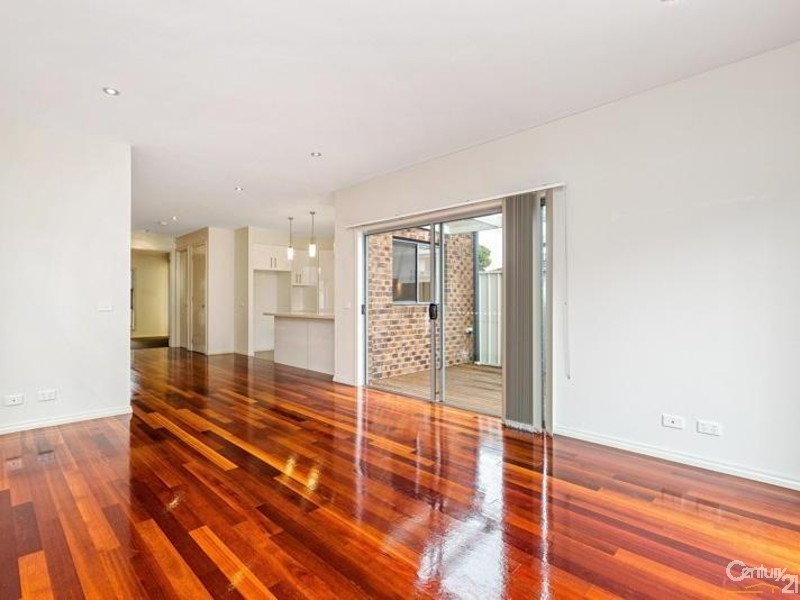 2/31 MADDOX ROAD, Newport VIC 3015