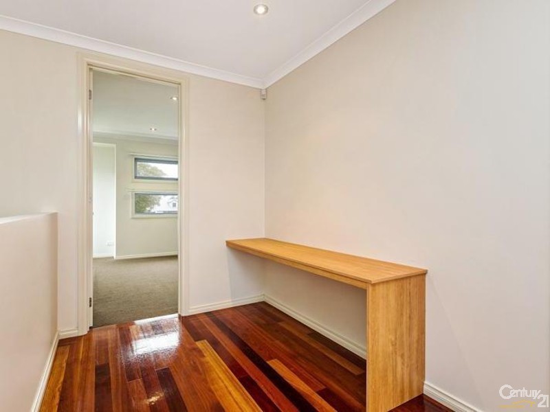 2/31 MADDOX ROAD, Newport VIC 3015