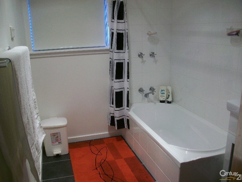 49 CROPLEY CRESCENT, Laverton VIC 3028