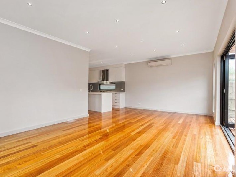 2/38 MADDOX ROAD, Newport VIC 3015