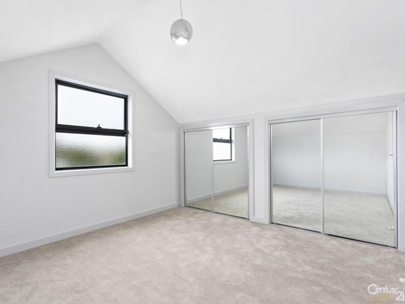 2/38 MADDOX ROAD, Newport VIC 3015