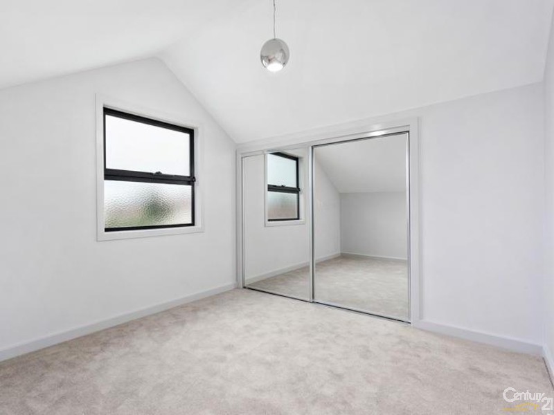 2/38 MADDOX ROAD, Newport VIC 3015