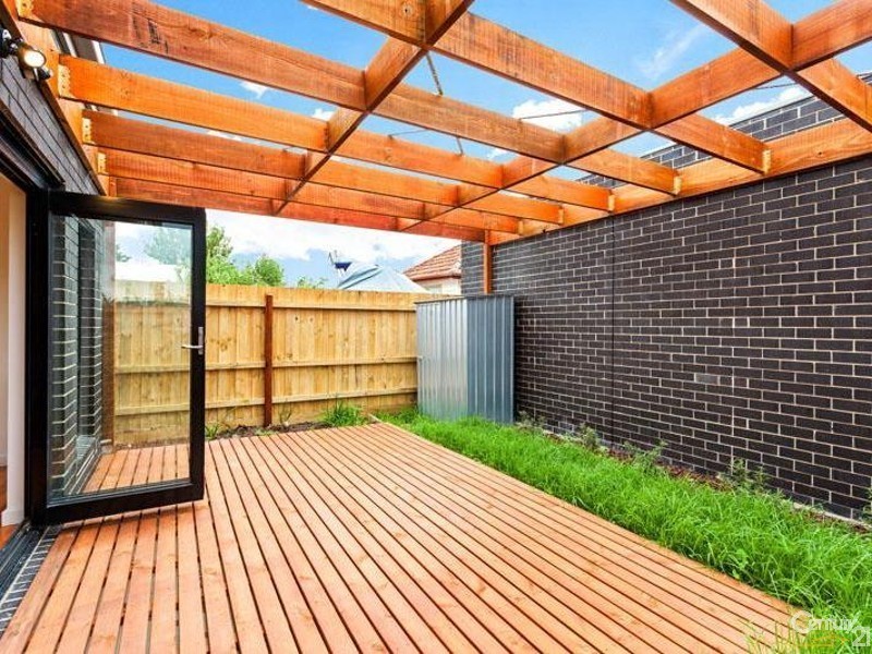 2/38 MADDOX ROAD, Newport VIC 3015