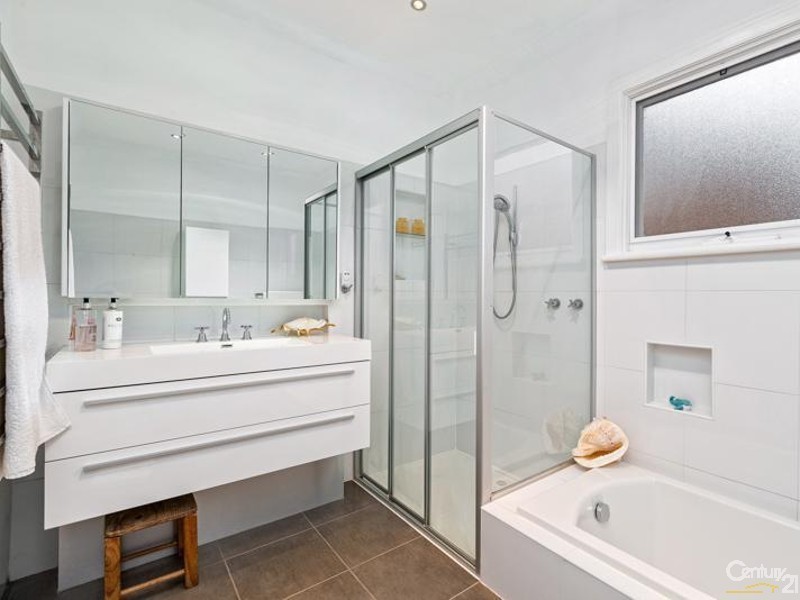 77 PARK CRS, Williamstown VIC 3016