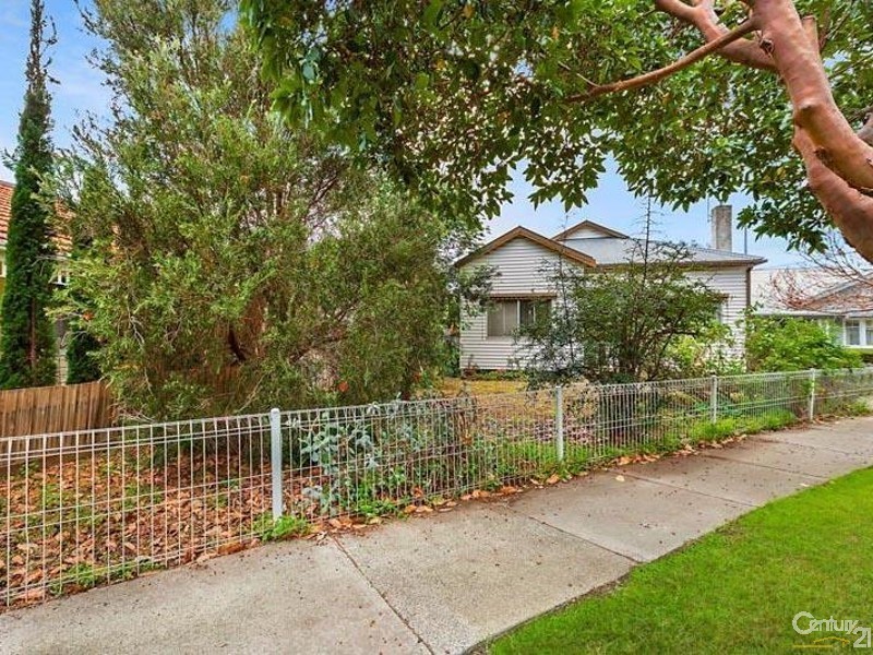 18 Lenore Crescent, Williamstown VIC 3016