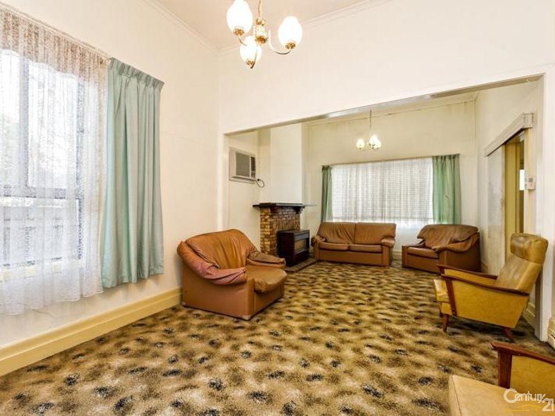 18 Lenore Crescent, Williamstown VIC 3016