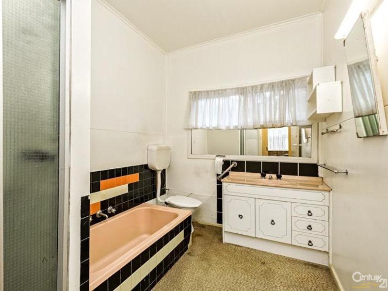 18 Lenore Crescent, Williamstown VIC 3016