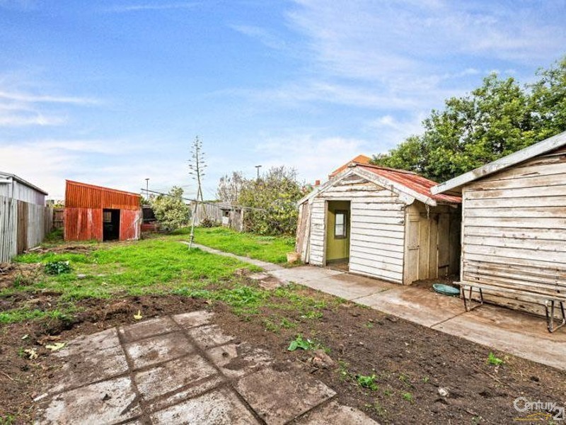 18 Lenore Crescent, Williamstown VIC 3016