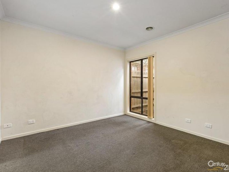 21/15a HOOKER ROAD, Werribee VIC 3030