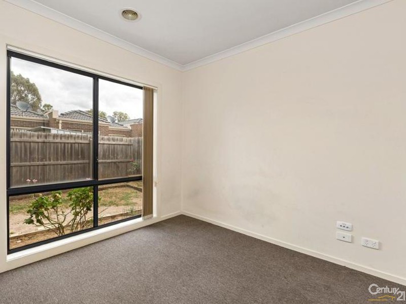 21/15a HOOKER ROAD, Werribee VIC 3030