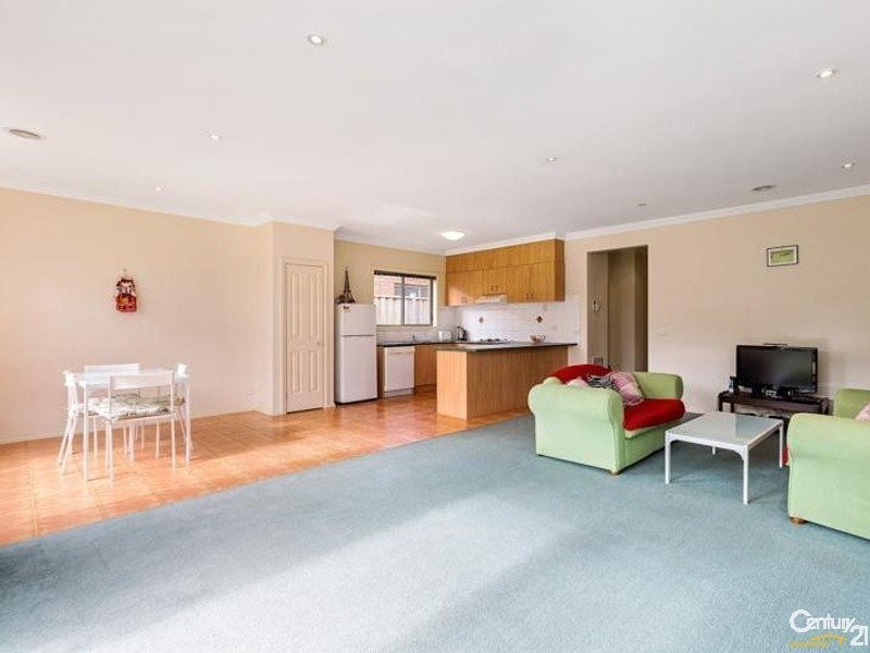 76 SHAFTSBURY BLV, Point Cook VIC 3030