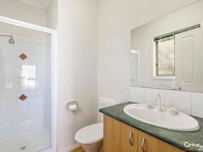 76 SHAFTSBURY BLV, Point Cook VIC 3030