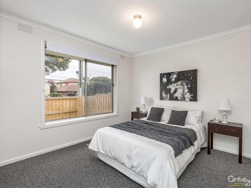 1/93 Blackshaws Road, Newport VIC 3015