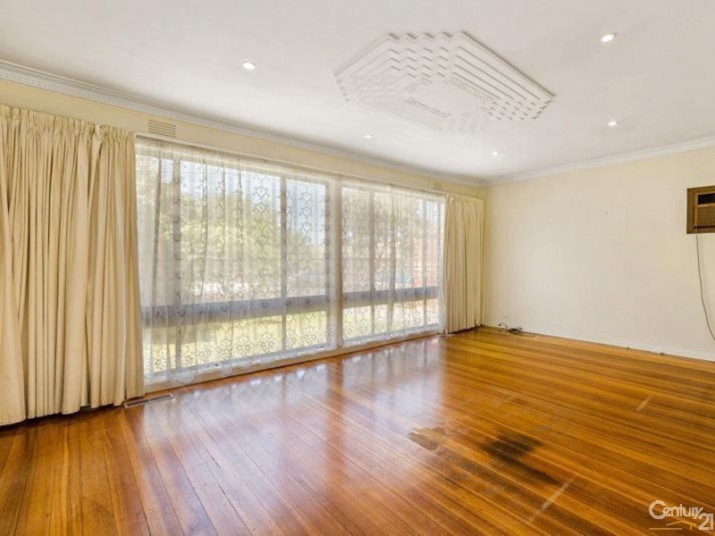 12 STAPLEY CRESCENT, Altona North VIC 3025