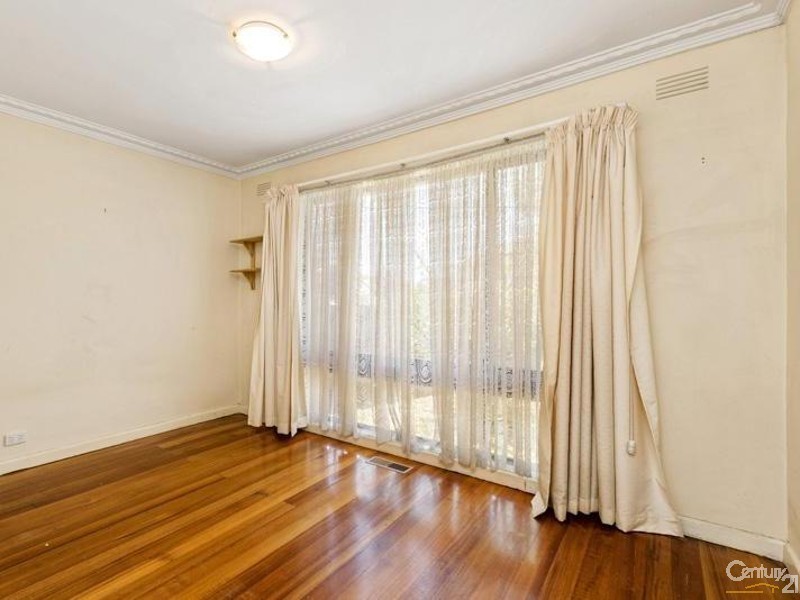 12 STAPLEY CRESCENT, Altona North VIC 3025