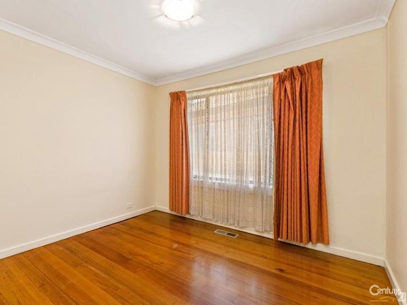 12 STAPLEY CRESCENT, Altona North VIC 3025