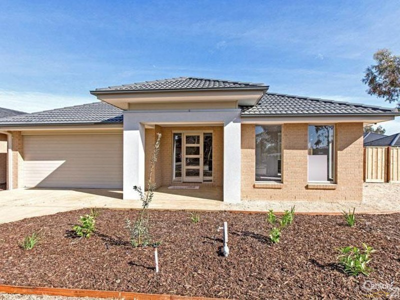 85 Fifth Avenue, Sanctuary Lakes VIC 3030