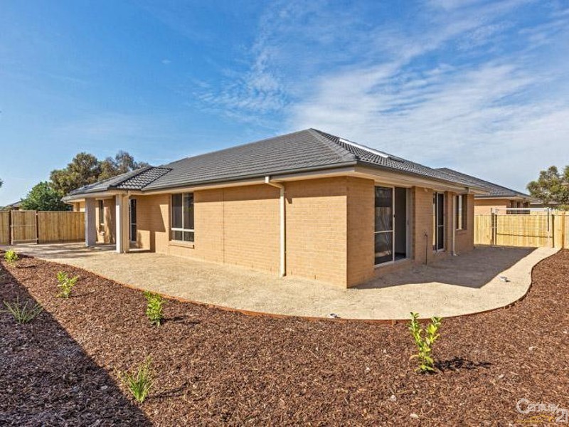 85 Fifth Avenue, Sanctuary Lakes VIC 3030