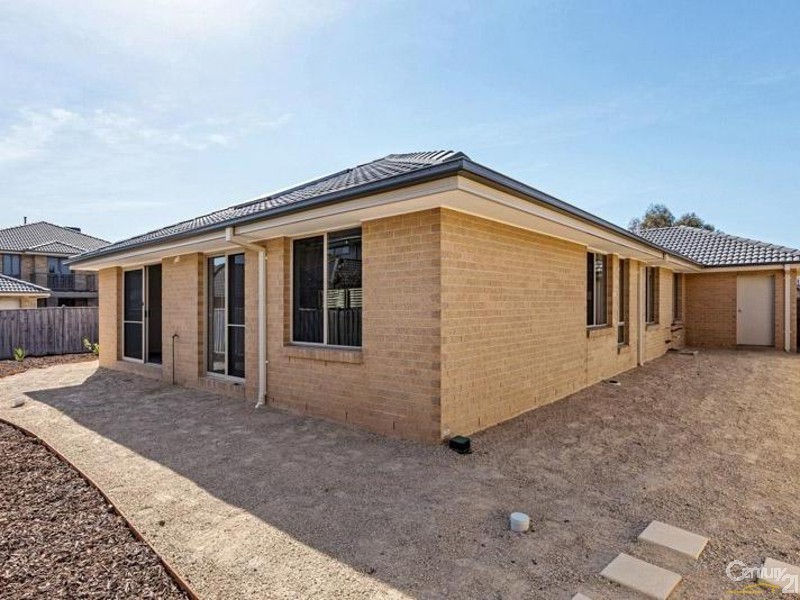 85 Fifth Avenue, Sanctuary Lakes VIC 3030