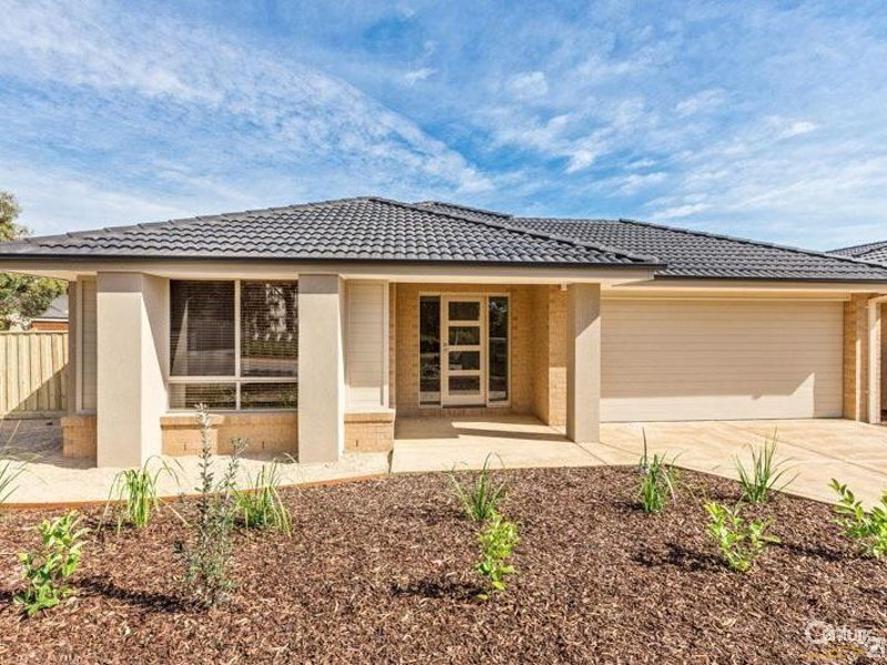 87 Fifth Avenue, Sanctuary Lakes VIC 3030