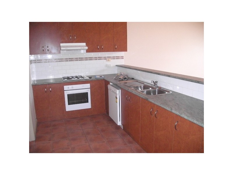 102 HALL STREET, Newport VIC 3015