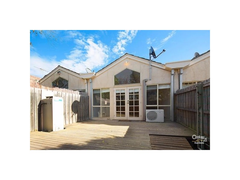 102 HALL STREET, Newport VIC 3015