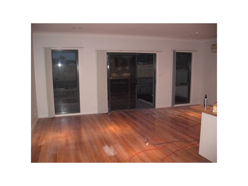 37a TRUMAN STREET, South Kingsville VIC 3015