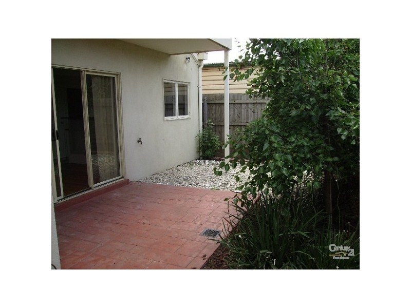 4/100 STANHOPE STREET, West Footscray VIC 3012